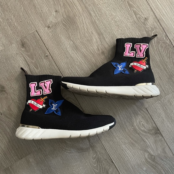 Louis Vuitton Shoes - Authentic women’s Louis Vuitton aftergame shoes